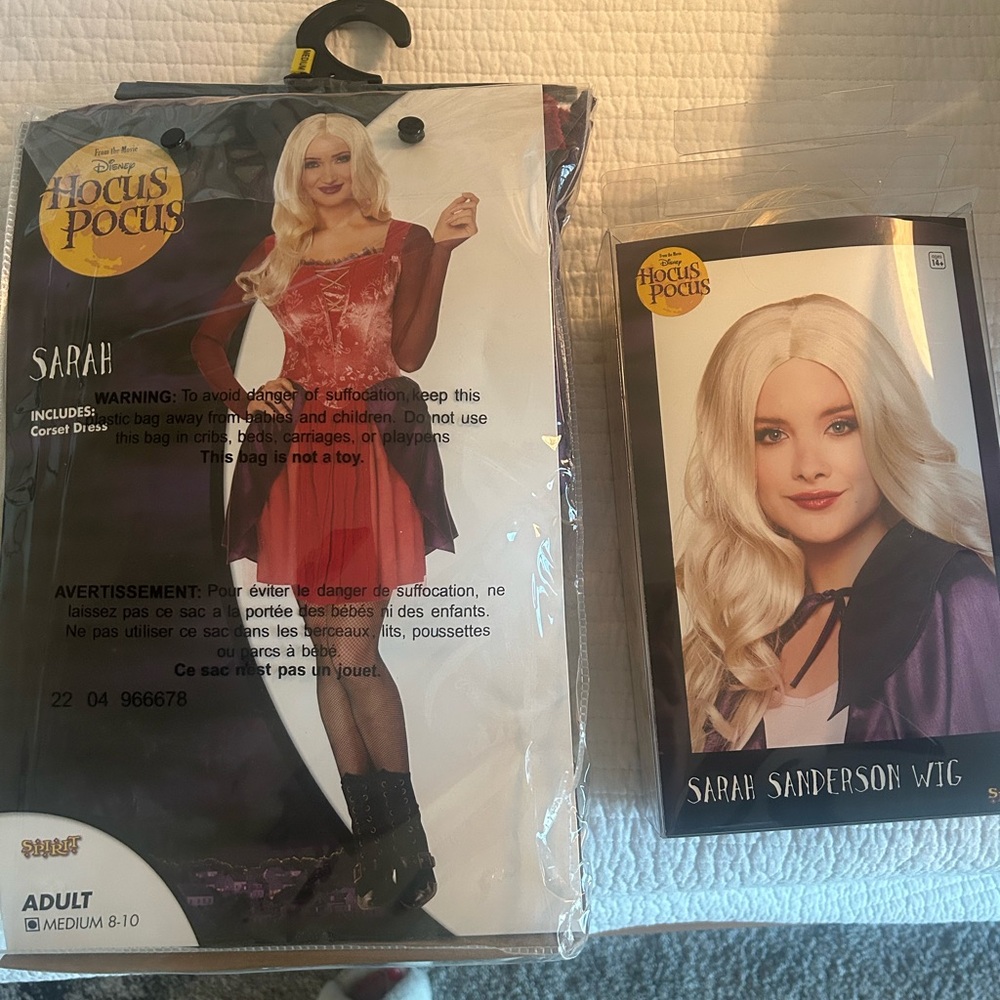 Hocus Pocus Sarah Sanderson Costume with Blonde Wig